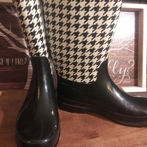 Western Chief womans 9 tall rain boot Houndstooth